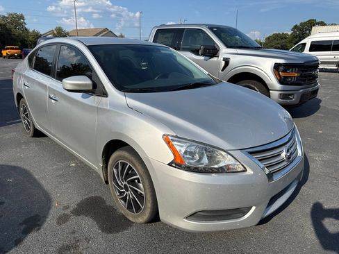 Used 2015 Nissan Sentra SV FWD image 2