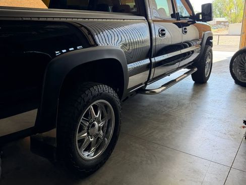 Used 2004 Chevrolet Silverado 2500 LT w/ Heavy-Duty Power Package AWD/4WD image 20