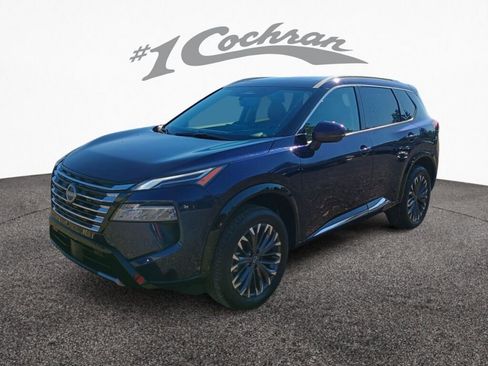 Used 2025 Nissan Rogue Platinum w/ Tech Package image 3