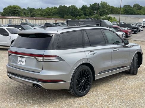 Used 2023 Lincoln Aviator Reserve w/ Equipment Group 201A RWD image 3