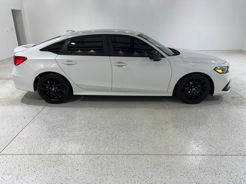 Used 2023 Honda Civic Sport image 6
