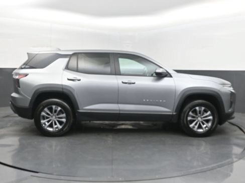 Used 2025 Chevrolet Equinox LT FWD image 10