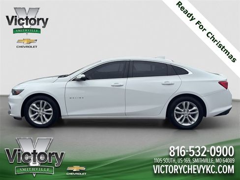 Used 2018 Chevrolet Malibu LT w/ Driver Confidence Package image 3
