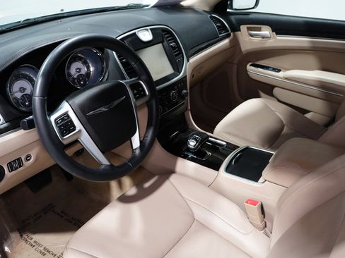 Used 2013 Chrysler 300 w/ Driver Convenience Group image 11
