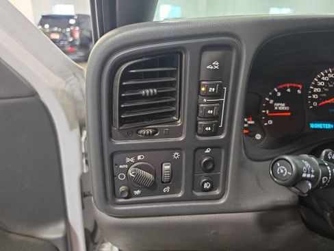 Used 2003 GMC Sierra 2500 SLE w/ Snow Plow Prep Package AWD/4WD image 12