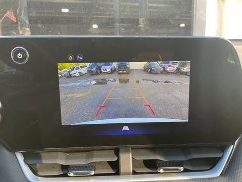 Used 2025 Chevrolet Equinox LT image 17