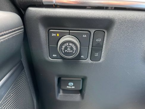 Used 2025 Ford Expedition Tremor AWD/4WD image 55