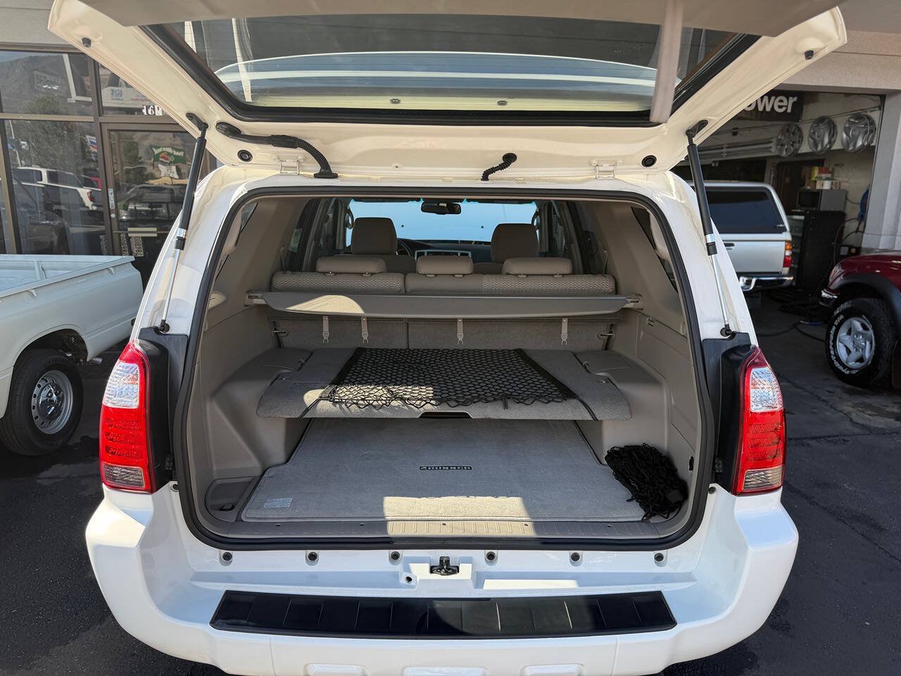 Used 2007 Toyota 4Runner SR5 AWD/4WD image 73
