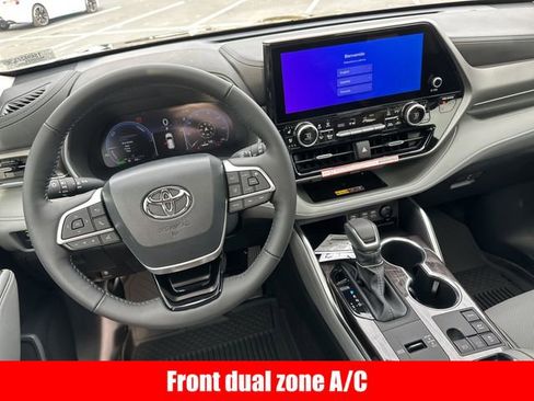 New 2026 Toyota Highlander Limited image 14