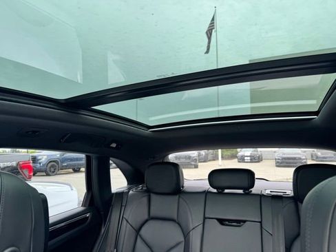 Used 2023 Porsche Macan AWD/4WD image 38