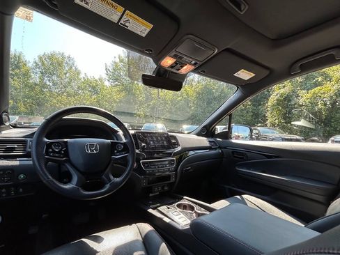 Used 2024 Honda Passport Black Edition image 5
