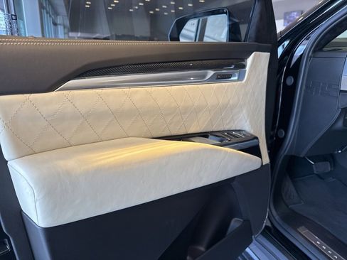 New 2025 Cadillac Escalade ESV Sport Platinum image 14