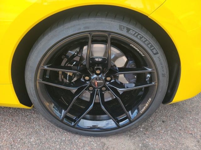 Used 2025 Chevrolet Corvette Z06 RWD image 8