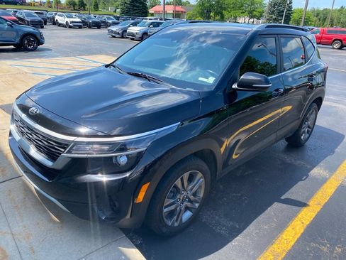 Used 2021 Kia Seltos S FWD image 3