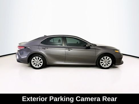 Used 2020 Toyota Camry LE FWD image 8
