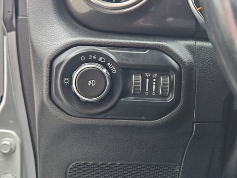 Used 2021 Jeep Wrangler Unlimited Sahara image 20