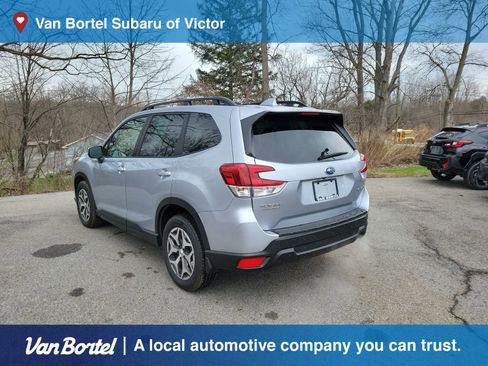 Certified 2023 Subaru Forester Premium image 3