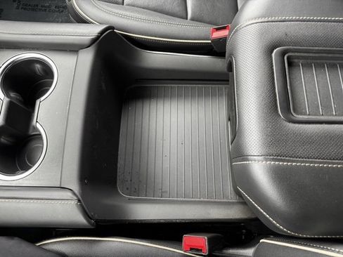 Used 2023 Chevrolet Suburban Premier image 21