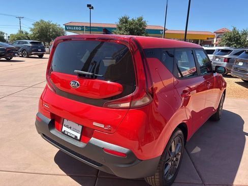 Used 2021 Kia Soul S FWD image 8