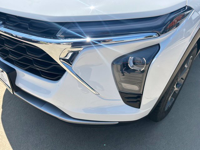 Used 2024 Chevrolet Trax LT FWD image 4