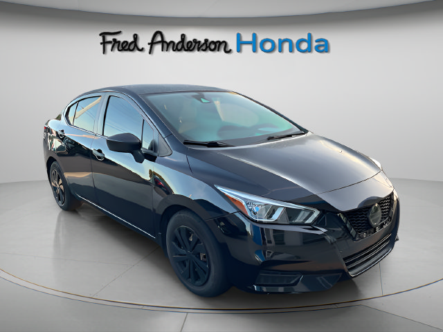 Used 2020 Nissan Versa S FWD image 2