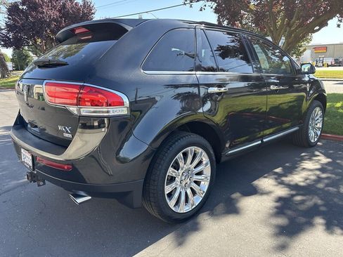 Used 2013 Lincoln MKX AWD image 12