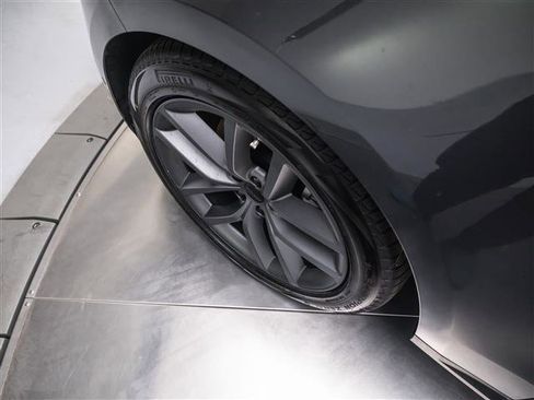 New 2026 Land Rover Range Rover Sport SE image 13