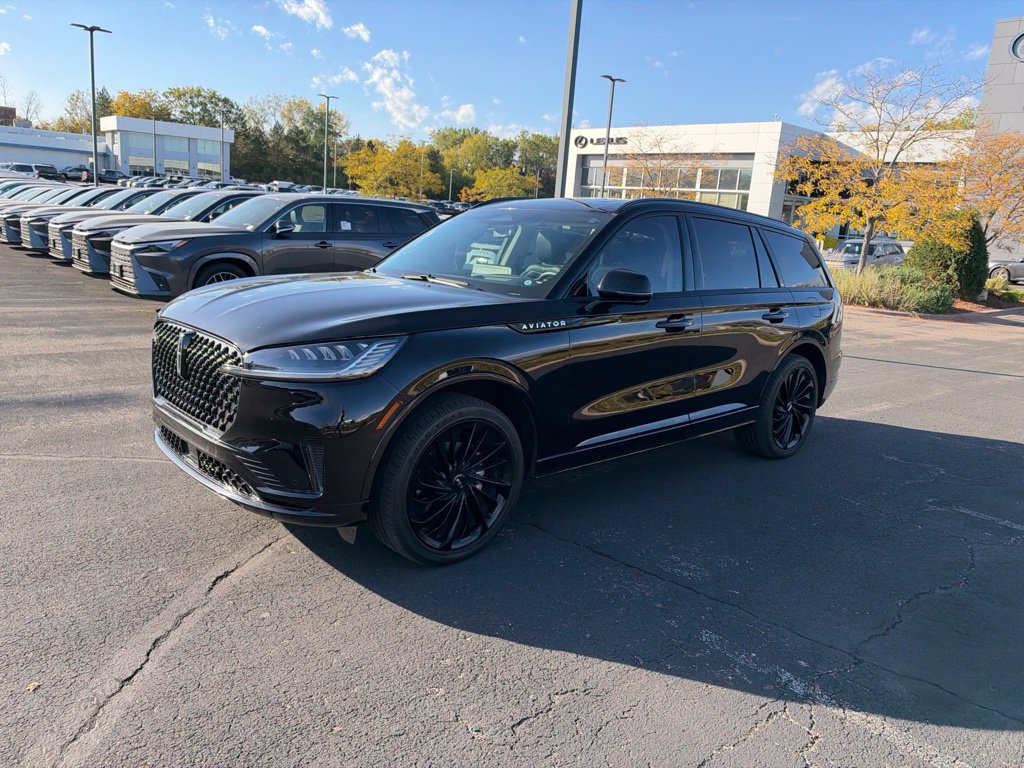 Used 2025 Lincoln Aviator Reserve w/ Jet Appearance Package AWD/4WD image 6