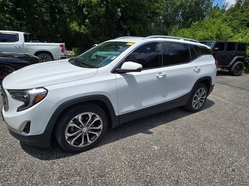 Used 2019 GMC Terrain SLT w/ Preferred Package AWD/4WD image 2