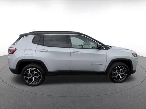 Used 2025 Jeep Compass Limited AWD/4WD image 13