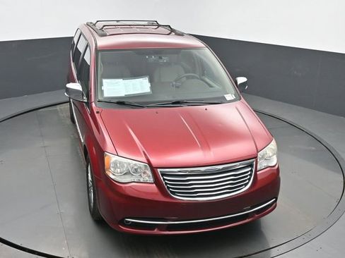 Used 2014 Chrysler Town & Country Touring-L w/ Driver Convenience Group image 45