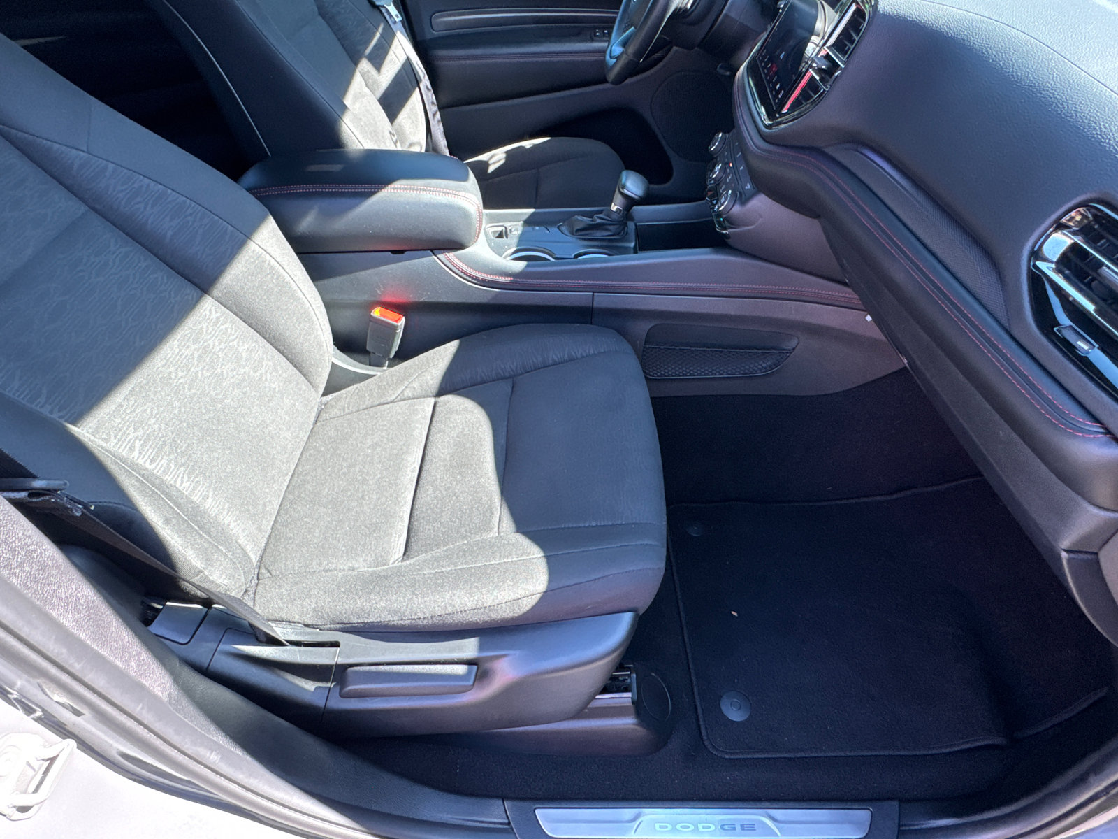 Certified 2025 Dodge Durango R/T w/ Blacktop Package AWD/4WD image 15