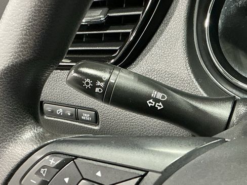 Used 2019 Nissan Rogue Sport S image 11