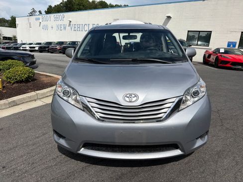 Used 2016 Toyota Sienna LE FWD image 14