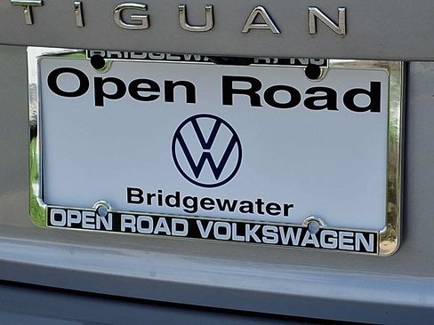 Certified 2024 Volkswagen Tiguan SE AWD/4WD image 30