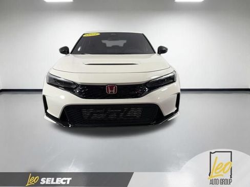 Used 2025 Honda Civic Type R image 2