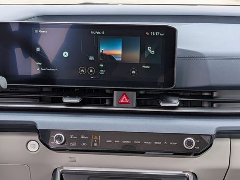 New 2026 Kia Carnival EX image 24