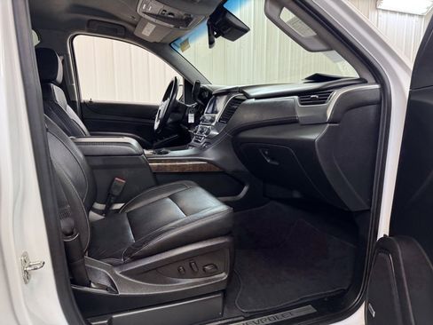 Used 2020 Chevrolet Suburban LT image 28