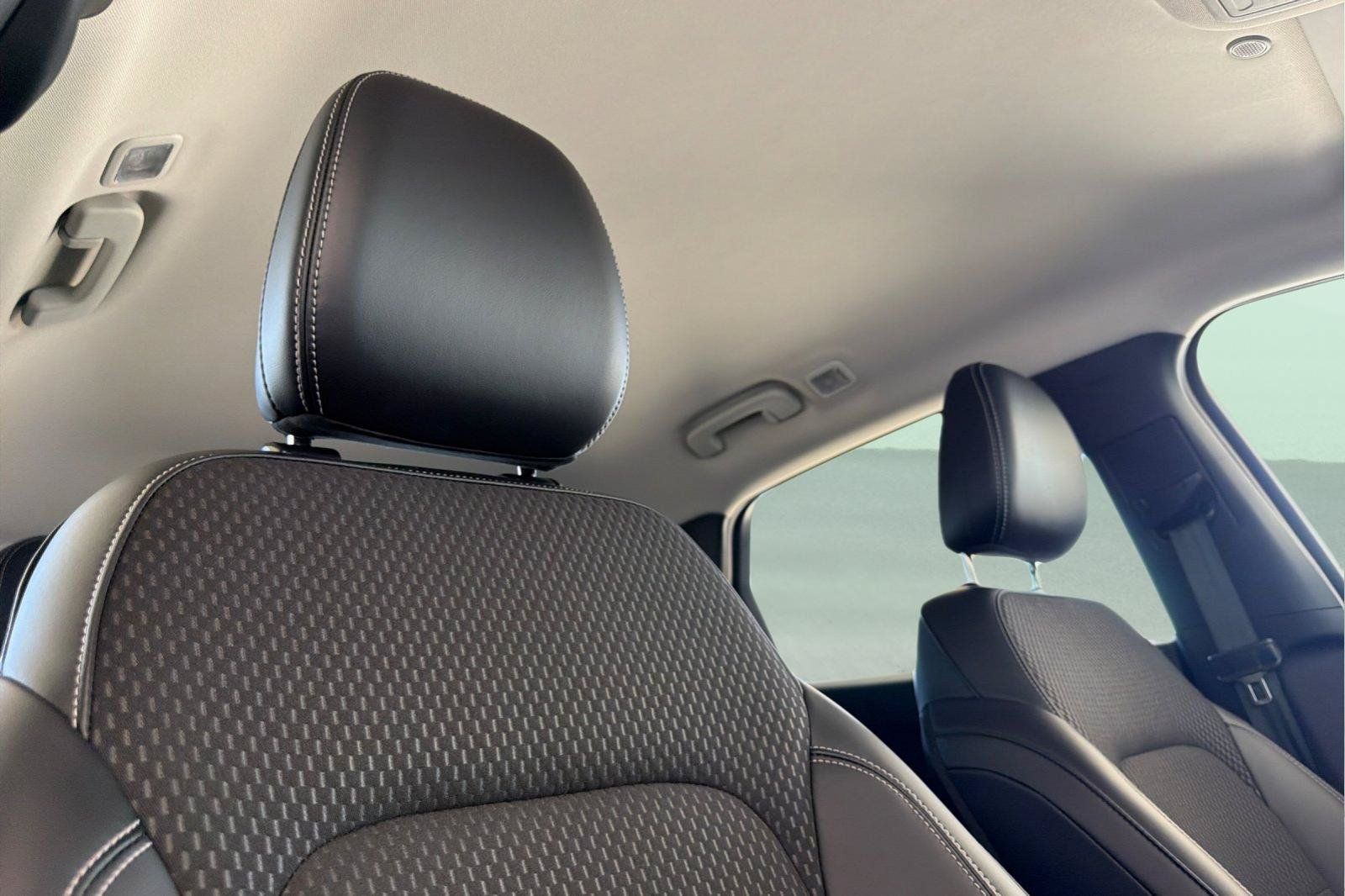 Used 2024 Ford Escape SE FWD image 19