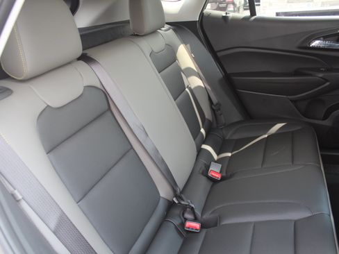 New 2026 Chevrolet Trax ACTIV w/ Driver Confidence Package FWD image 16