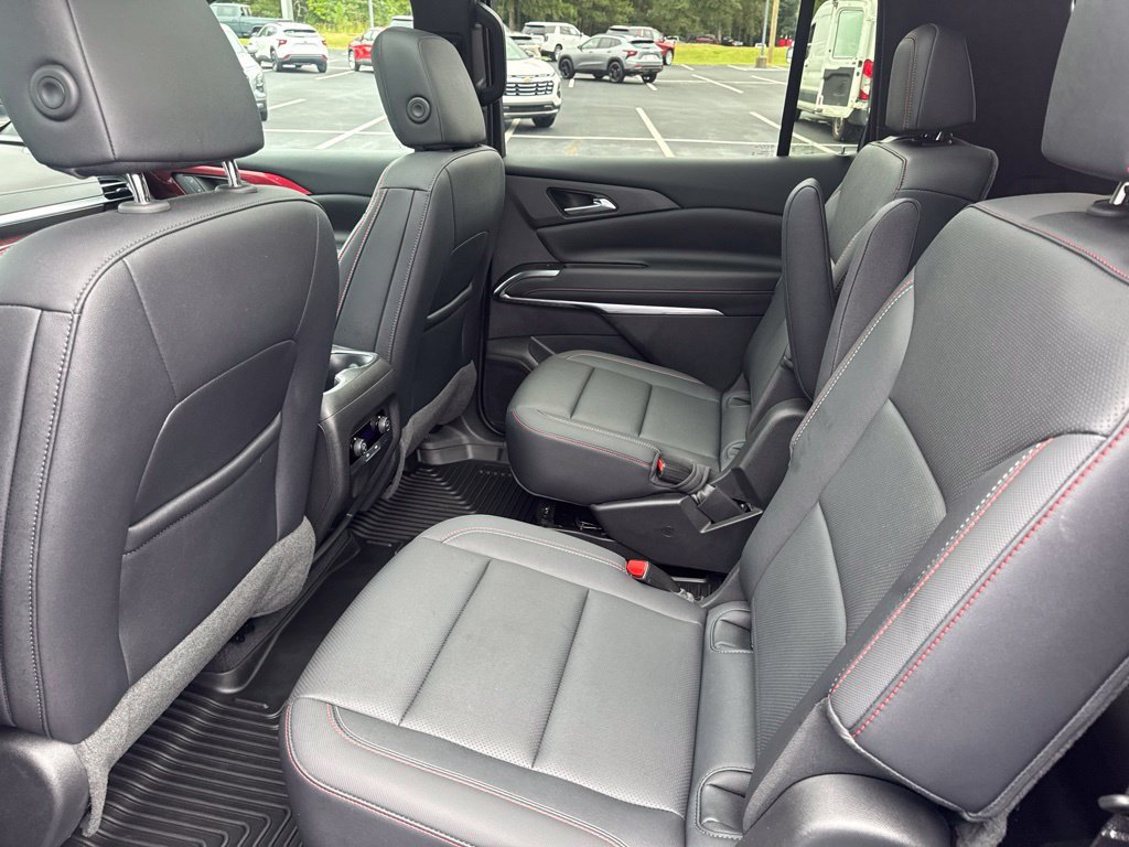 Used 2025 Chevrolet Traverse Z71 w/ Driver Confidence Package AWD/4WD image 16