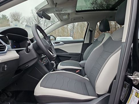 New 2026 Volkswagen Taos SE AWD/4WD image 12