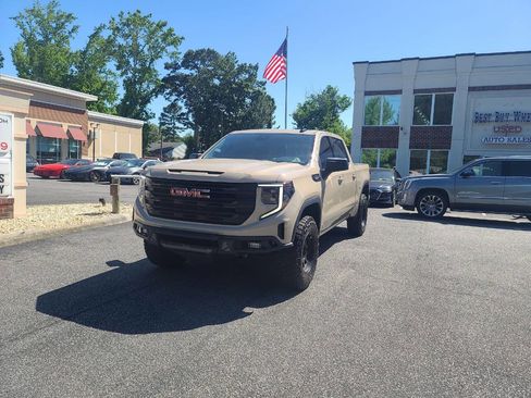 Used 2023 GMC Sierra 1500 Elevation AWD/4WD image 1