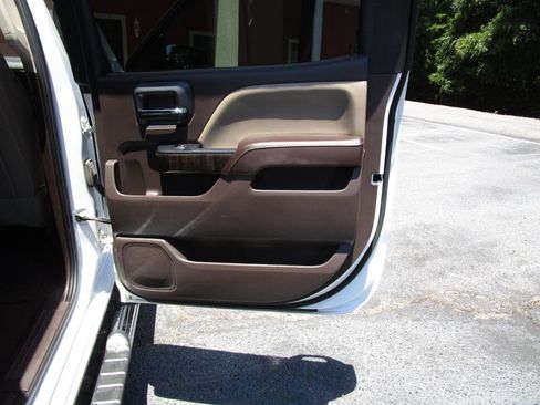 Used 2016 GMC Sierra 1500 Denali AWD/4WD image 32