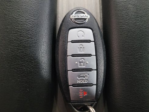 Used 2015 Nissan Murano Platinum w/ Platinum Technology Package FWD image 32