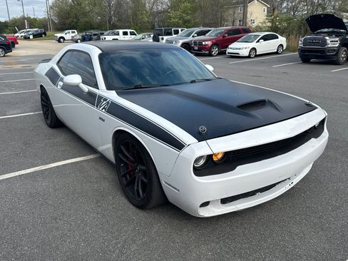 Used 2018 Dodge Challenger T/A image 3