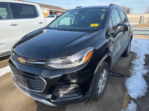 Certified 2019 Chevrolet Trax LT w/ LT Convenience Package image 3