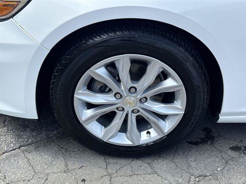Used 2025 Chevrolet Malibu LT FWD image 30