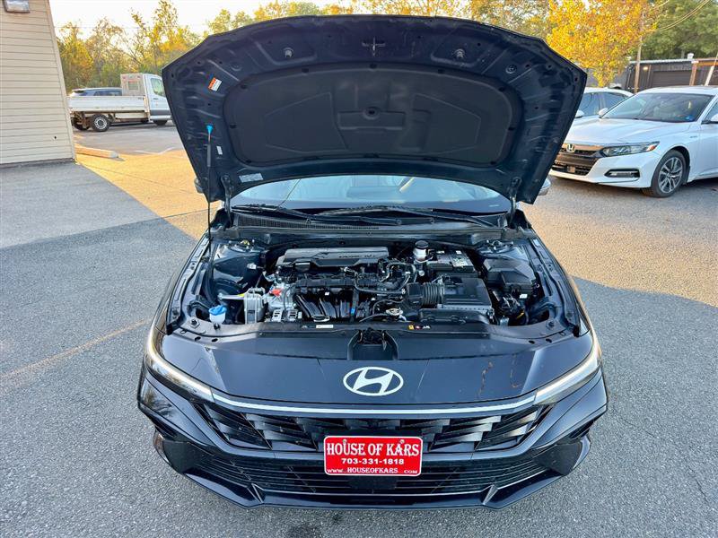 Used 2024 Hyundai Elantra Limited FWD image 7