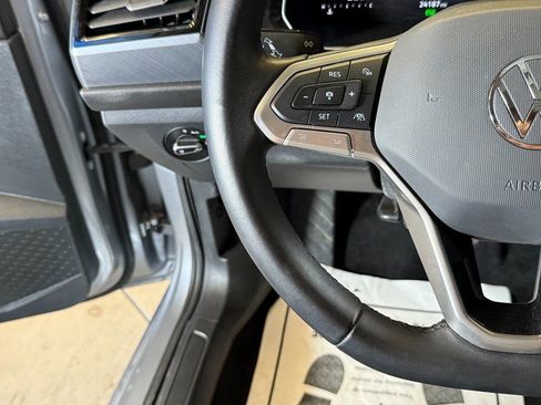 Used 2024 Volkswagen Jetta SE image 10